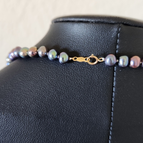 Gorgeous 10Kt Yellow Gold JCM 4MM Black Freshwater Pearl Necklace 17 1/3 Inch - Picture 4 of 6
